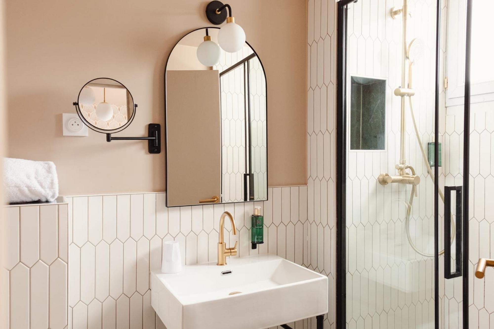 Hotel Artemisia Montmartre 4*