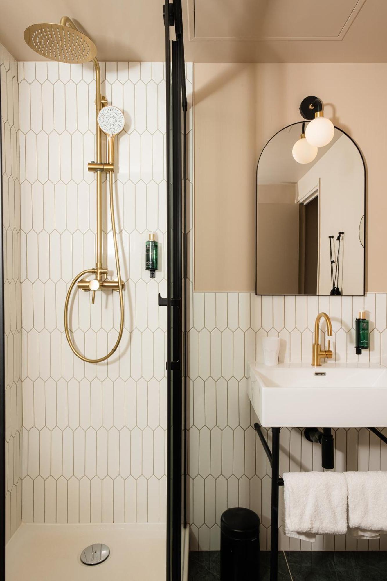 Artemisia Montmartre 4*